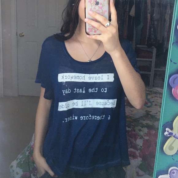 ✨Bethany Mota graphic crop top size small women’s✨ - Picture 2 of 3